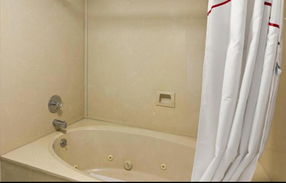 Red Roof Inn & Suites Monroe, Nc Bagian luar foto