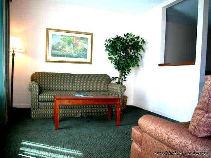 Red Roof Inn & Suites Monroe, Nc Bagian luar foto