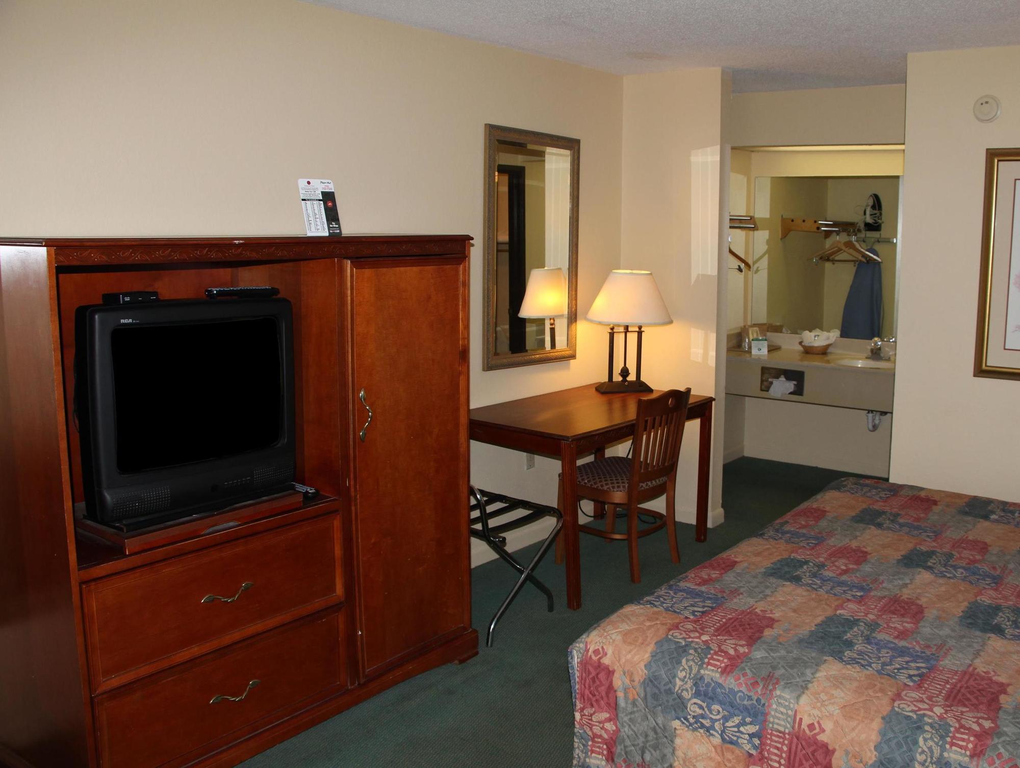 Red Roof Inn & Suites Monroe, Nc Bagian luar foto